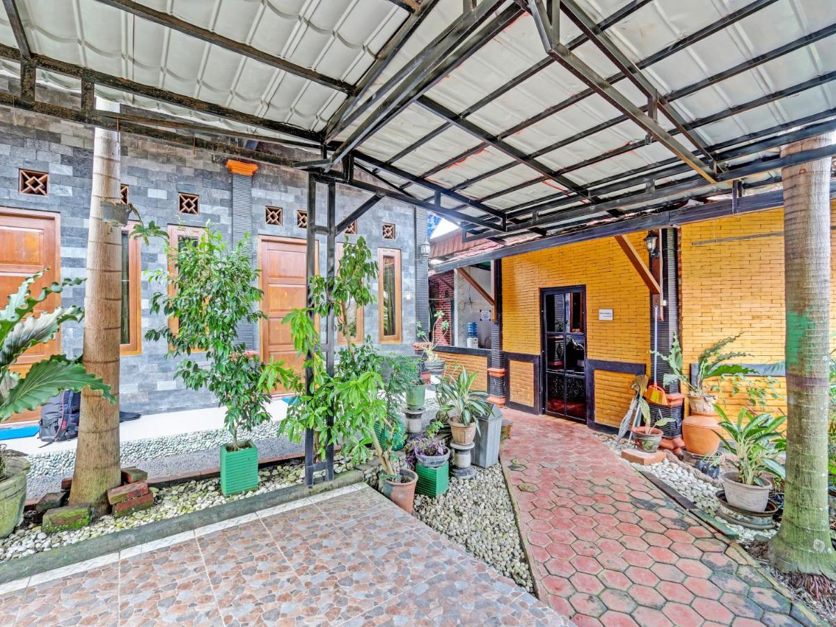 Spot On 91337 Pandu Homestay Klaten Wonogiri Exterior photo