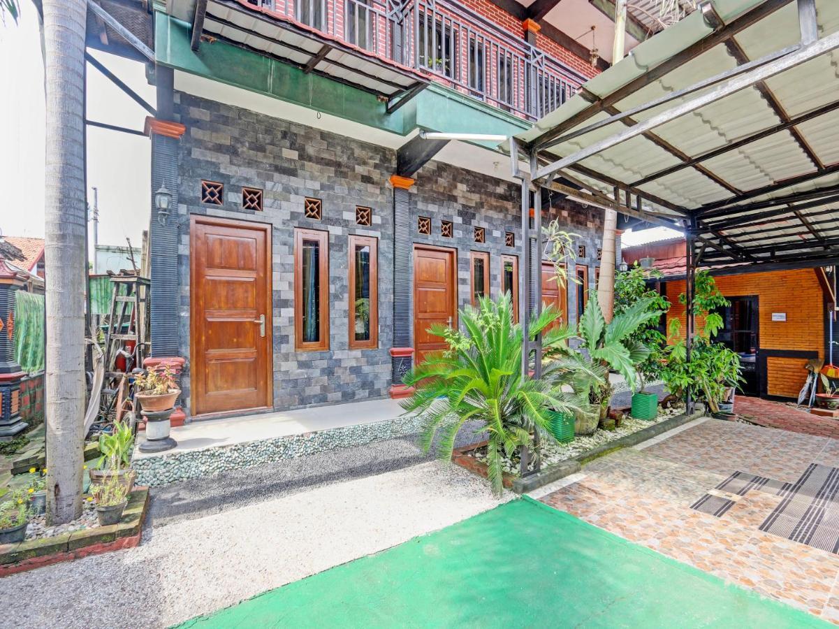 Spot On 91337 Pandu Homestay Klaten Wonogiri Exterior photo